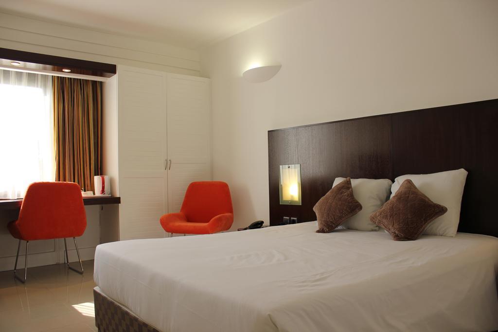 Hotel Le Saint Denis Exteriör bild